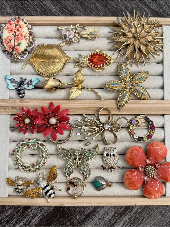 Jewelry - Vintage assorted brooches signed Monet Sarah